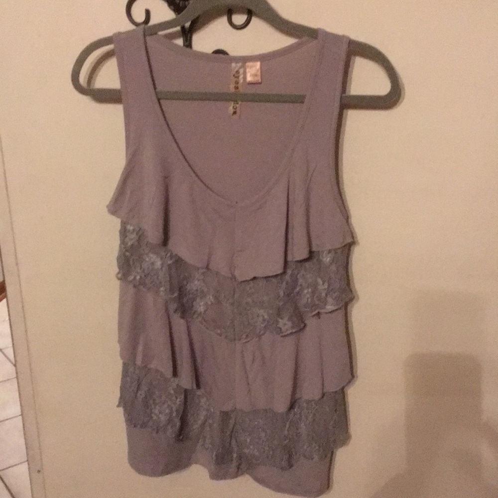 Sleeveless blouse light gray layered front size L
